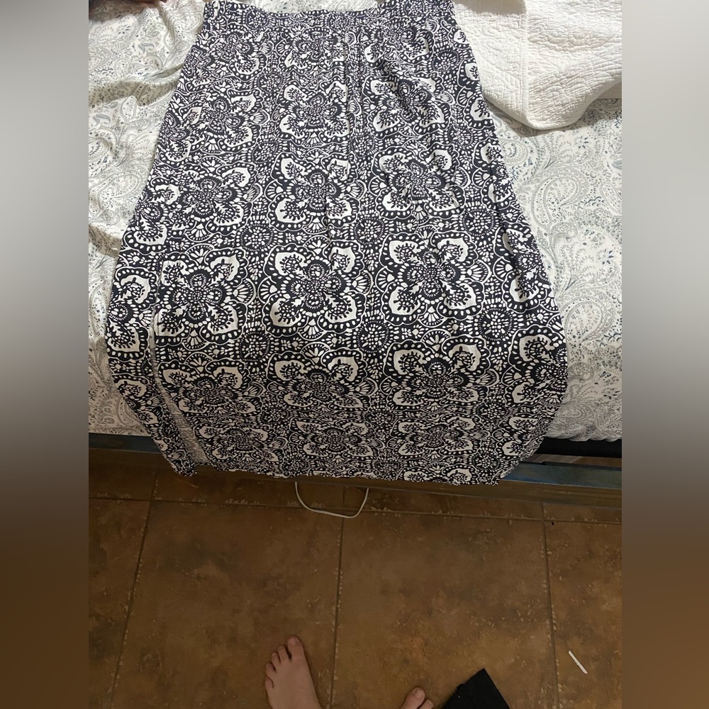 Old Navy Monochrome Patterned Skirt